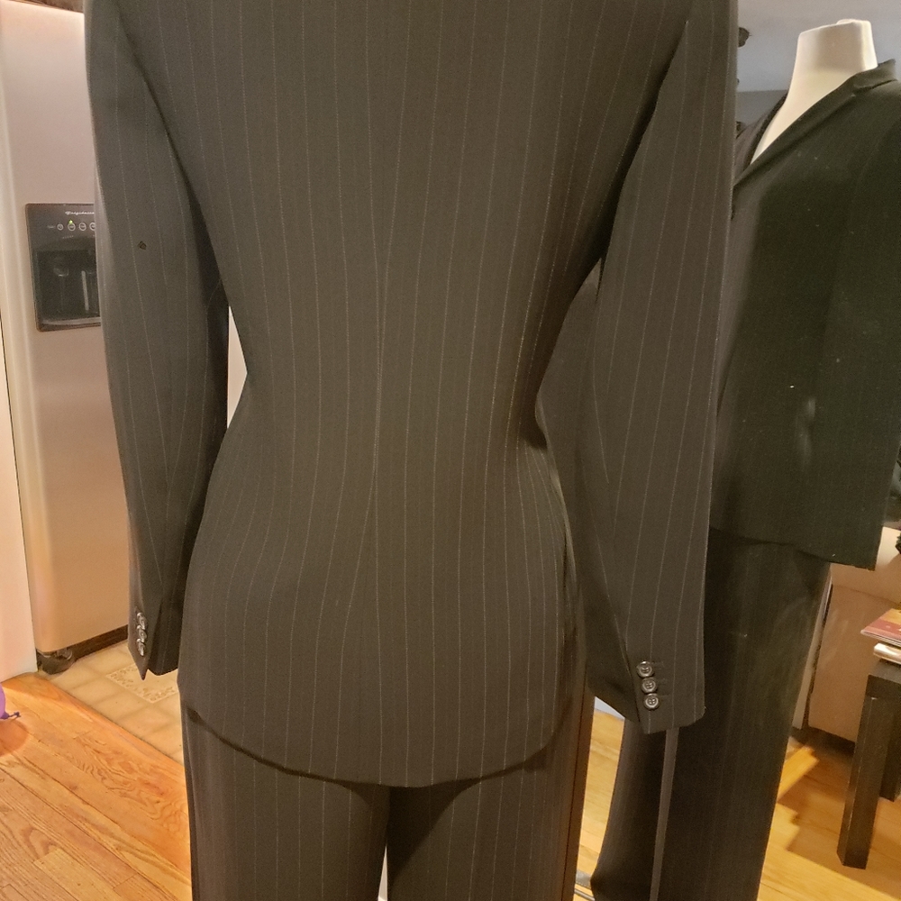 Ann Taylor 2 piece Suit - Picture 2 of 9